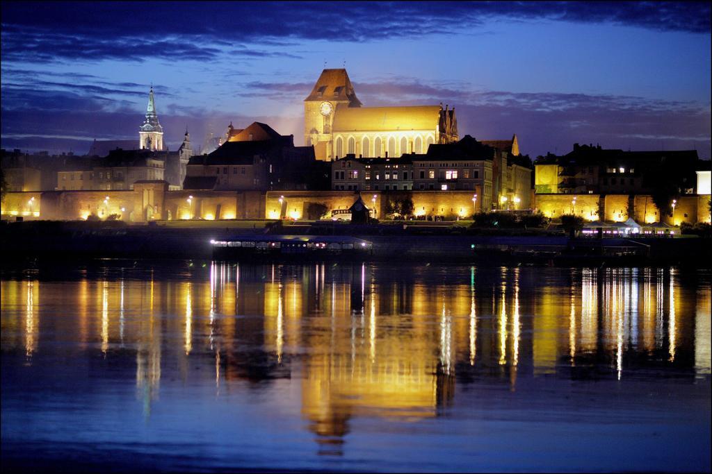 Teatr Baj Pomorski Torun Bagian luar foto
